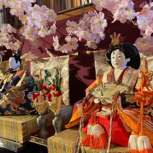 Hinamatsuri (Doll’s Festival) February to March