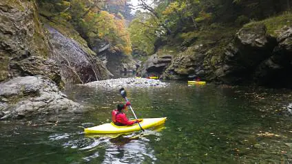 การพายเรือคายัคและการล่องแก่ง