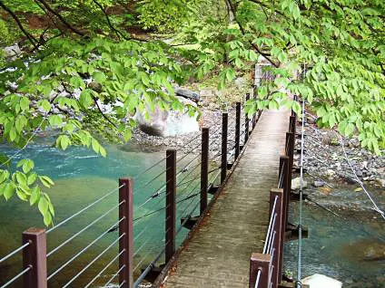 สะพานแขวนหินเซนนิน