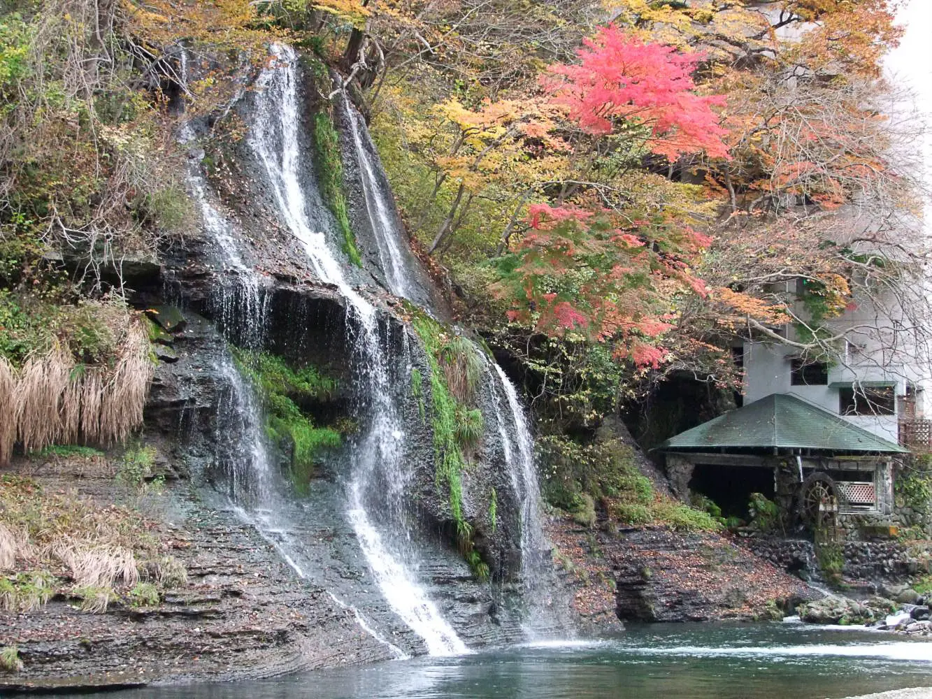 น้ำตกชิจิเก็น