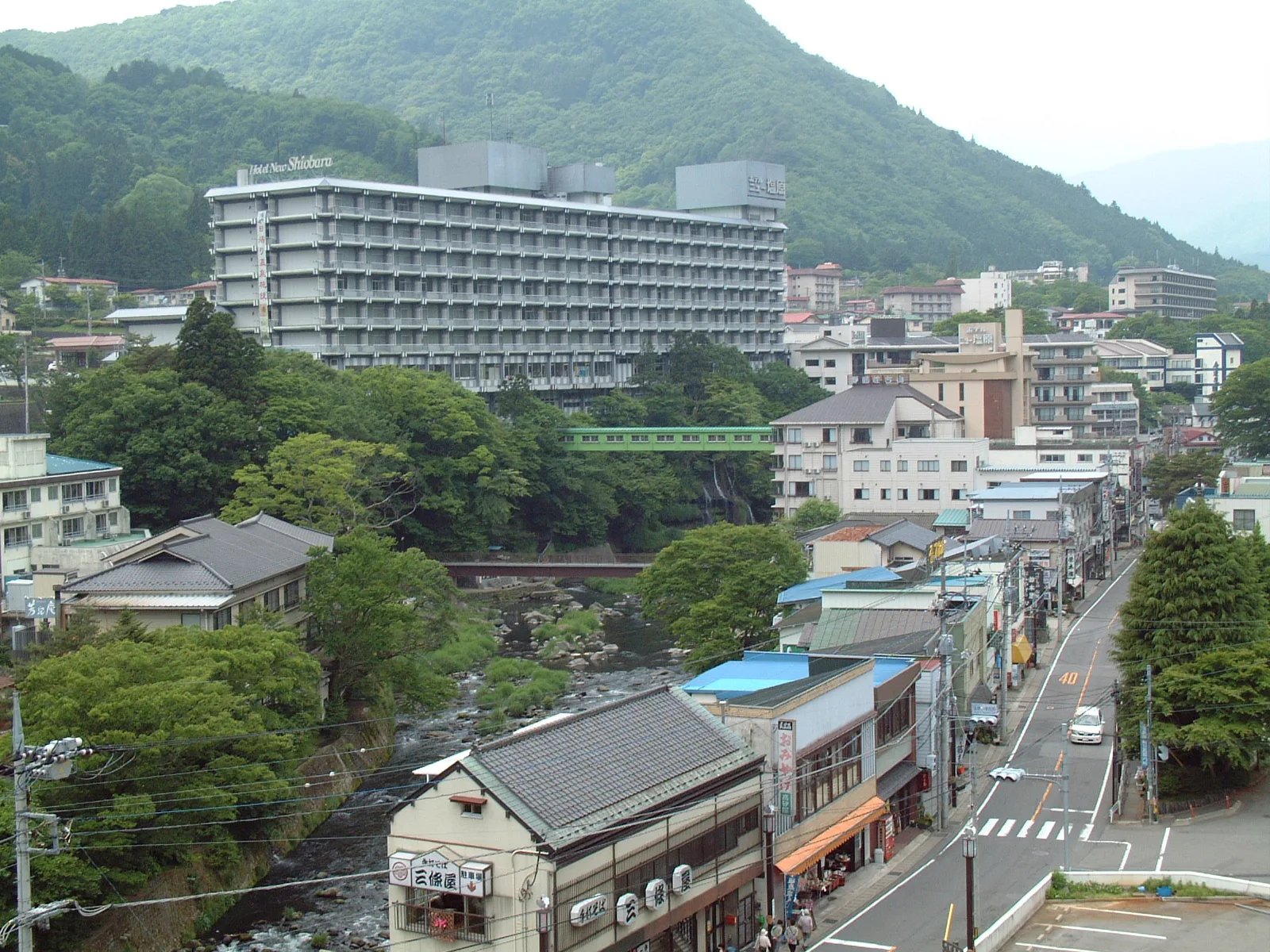 塩原温泉で自然とグルメの癒し旅！